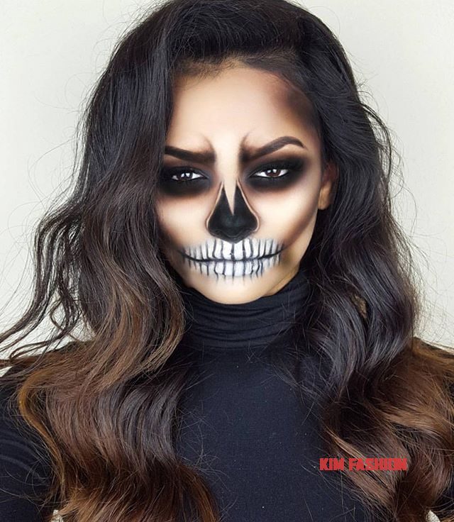 Half-face skull Halloween makeup