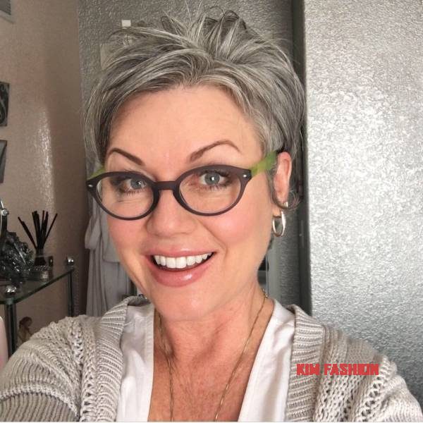 1603d396858ccb62e4c34ea2c51af84e 1 30 Best Short Hair For Older Women With Glasses