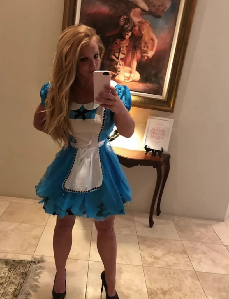 britney spears 30 Iconic Halloween Costume For Party