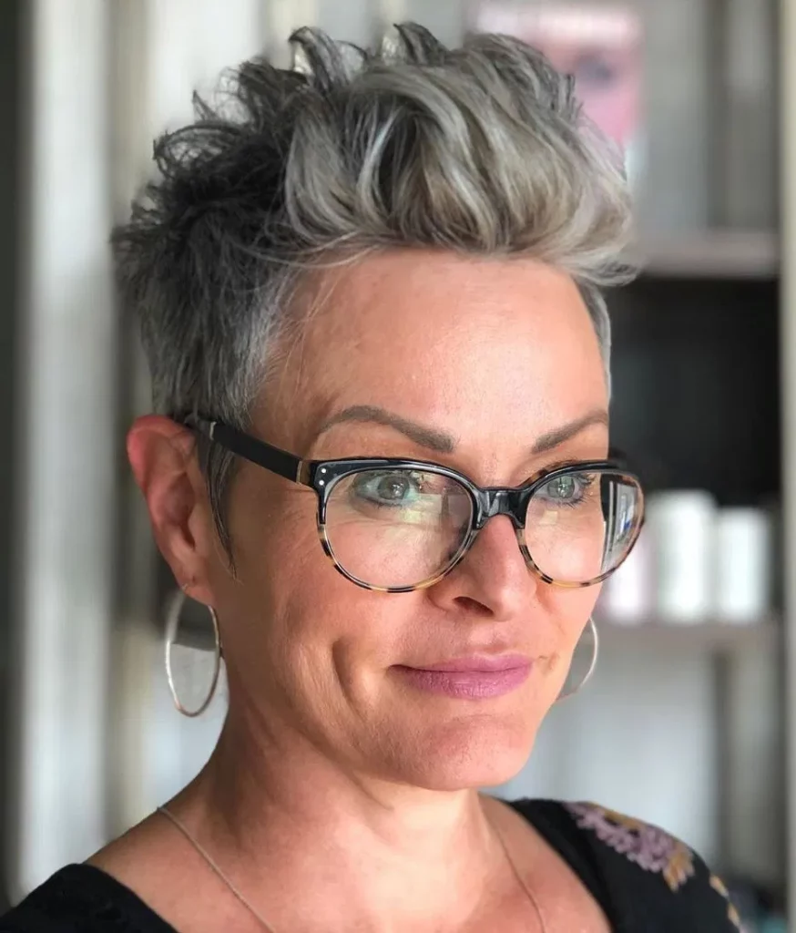 short hairstyle for gray hair and glasses BxOQJeKAmfQ 30 Best Short Hair For Older Women With Glasses