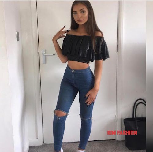 jeans pants and black top College party outfits