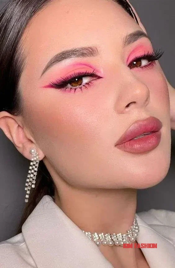 Valentine's Day Makeup Ideas That Are Bold and Beautiful