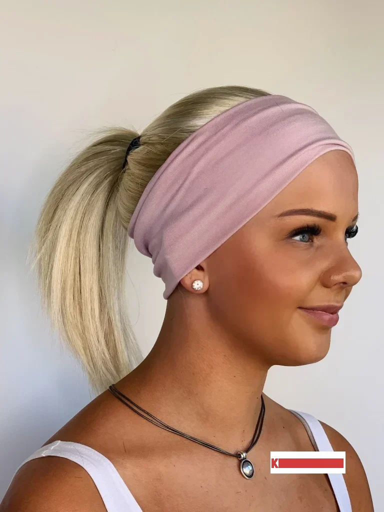 Headband with Ponytail The Ultimate Guide to Pool and Beach Hairstyles 25 Ideas