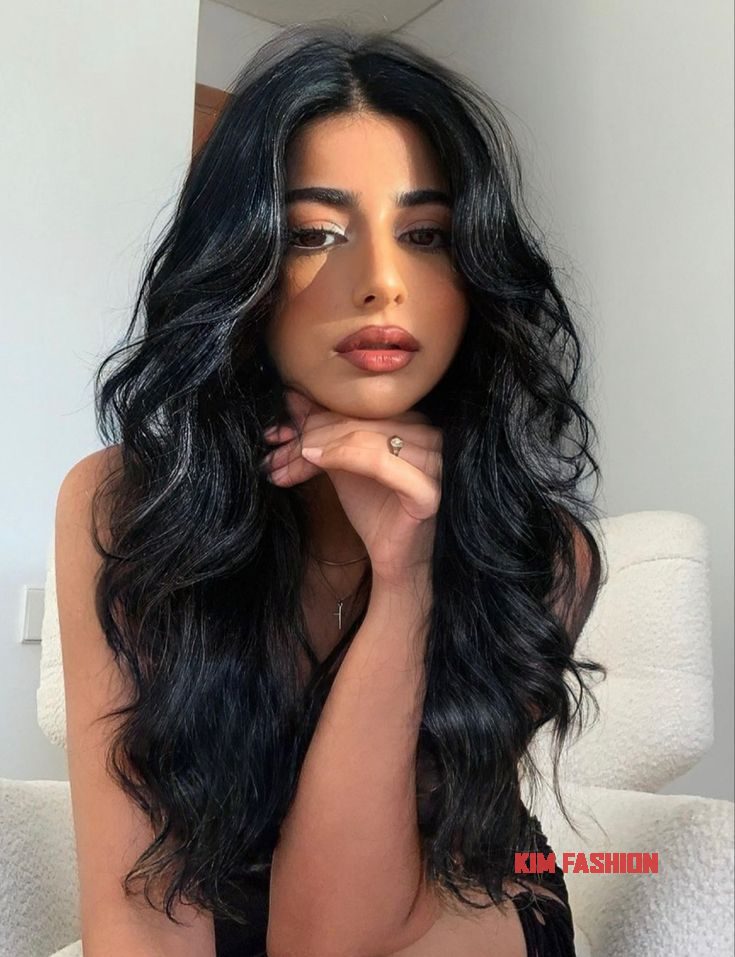 b856270a 385c 46d6 a8c0 c759454af7fc 1 Long Curly Hair Inspo