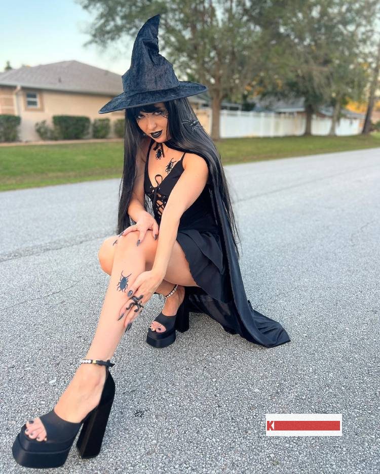 Best Witch Halloween Costume Ideas 8 Best Witch Halloween Costume Ideas