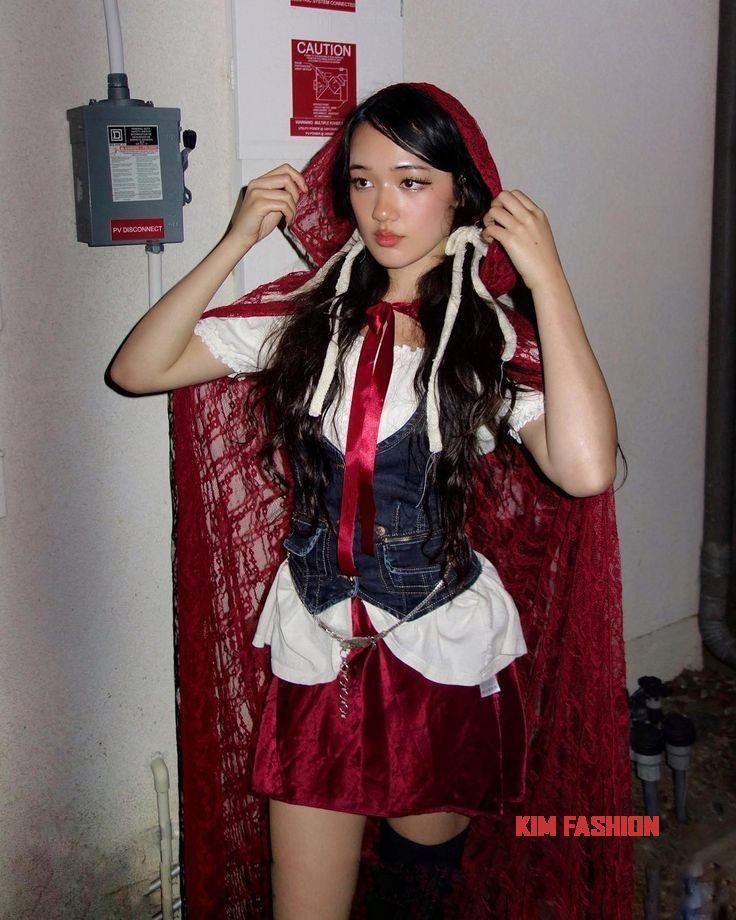 737eaf4f 48d0 4793 aa53 d76663a08e62 22 Red Riding Hood Costume Ideas