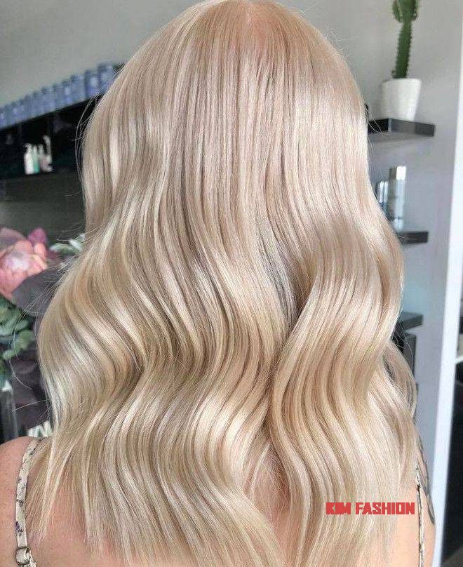 40 Butter Blonde Hair The Ultimate Color of Elegance and Warmth 29 40 Butter Blonde Hair: The Ultimate Color of Elegance and Warmth